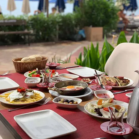 مارماريس بيتش 3*
