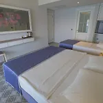 مارماريس بيتش 4*