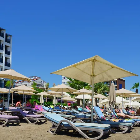 Marmaris Beach Hotel מלון