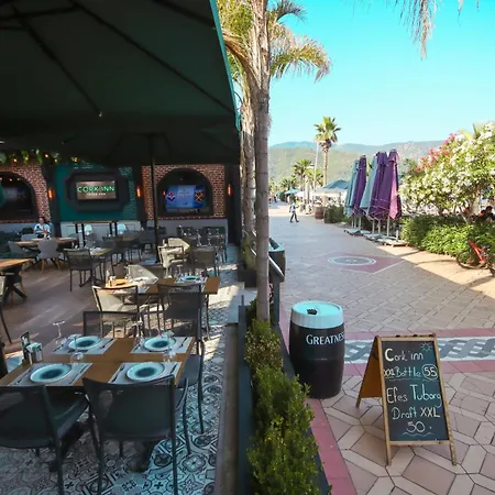 Marmaris Beach Hotel מלון