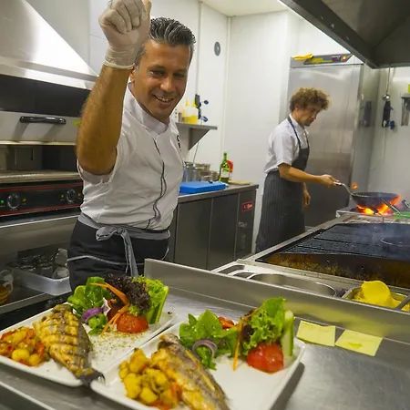 מלון Marmaris Beach Hotel מרמריס